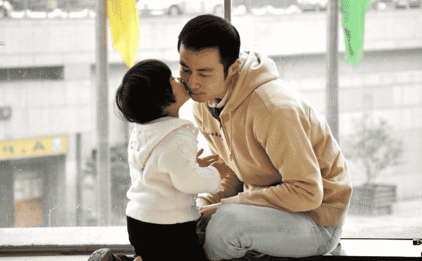 為什么小蘿莉喜歡大叔呢？真的有戀父情存結(jié)在嗎？(1)