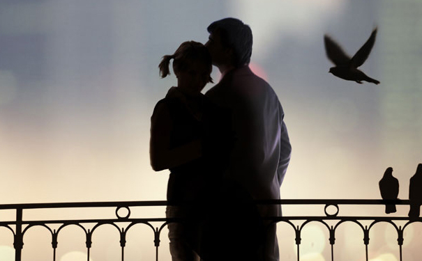 男人出軌怎么挽回老婆？男人出軌被老婆發(fā)現(xiàn)怎么辦？(1)