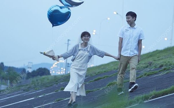 15歲中學(xué)生早戀受阻將親媽踹倒，孩子早戀該怎么引導(dǎo)？(1)