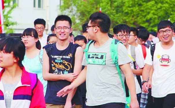 為考生發(fā)人民幣減壓，考生做這些事情能減輕壓力！(2)