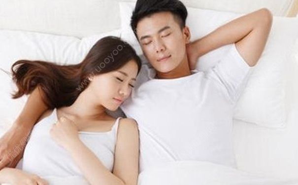 哪種睡姿最合適夫妻？哪種睡姿可以幫助男性壯陽？(1)