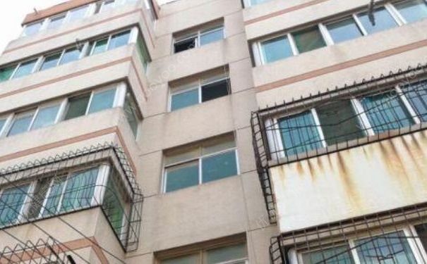 年輕媽媽帶9個(gè)月女兒一起喝藥身亡，產(chǎn)后情緒不穩(wěn)是怎么回事？(1)