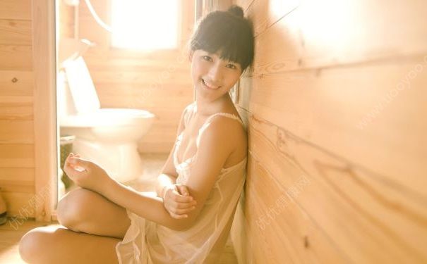 女子宅家近20年，拿到人生第一份工資時(shí)喜極而泣(3)