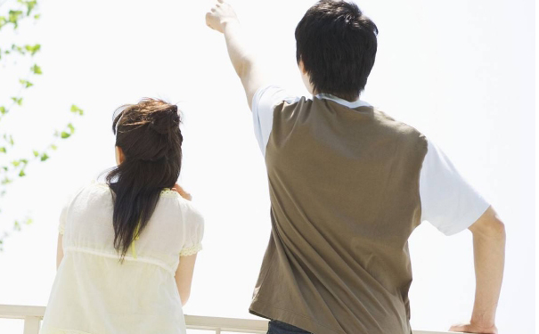 男人熱戀時(shí)都有哪些偽裝？老夫老妻怎樣重燃快樂(lè)？(1)