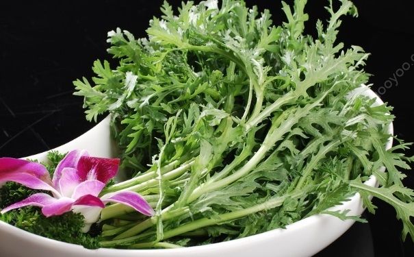 茼蒿有哪些營養(yǎng)功效？食用茼蒿需要注意哪些問題？(3)
