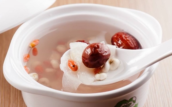 秋季養(yǎng)肺食療方有哪些？秋季養(yǎng)肺潤肺吃什么食物好？(1)