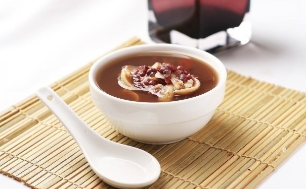 秋季女人養(yǎng)生吃什么好？秋季女人養(yǎng)生食譜大全(1)