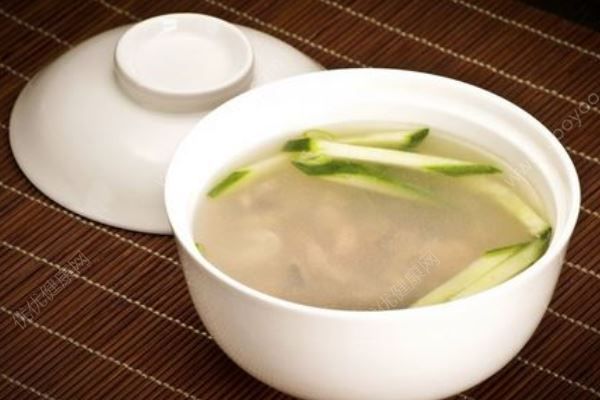 適合孕婦吃的春季養(yǎng)生湯有哪些？孕婦春季吃的養(yǎng)生水果有哪些？(1)