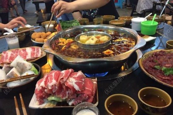 網(wǎng)友欲包1100萬(wàn)直升機(jī)上天吃火鍋，只為發(fā)條抖音(3)