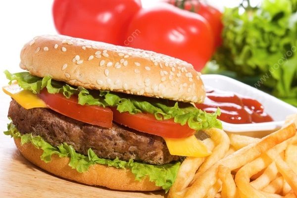 美國老人46年每天至少1個漢堡，常吃漢堡有哪些危害？(2)