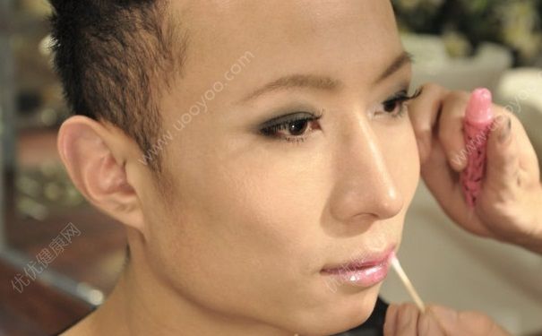 異裝癖是什么意思？異裝癖是怎么產(chǎn)生的？(4)