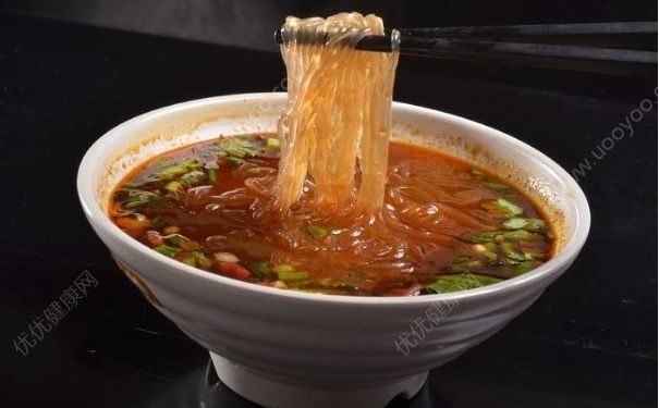 史上最快手酸辣粉 吃酸辣粉會胖嗎？(1)