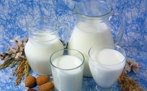 牛奶和豆?jié){能一起喝嗎？喝完牛奶可以喝豆?jié){嗎？(1)