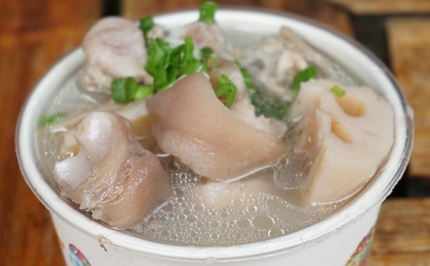冬季養(yǎng)生喝什么湯？冬天進(jìn)補煲什么湯？(1)
