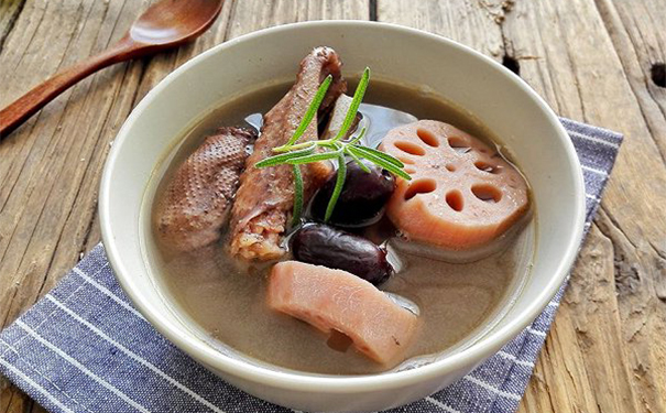 經(jīng)期吃什么食物補(bǔ)血效果好？經(jīng)期補(bǔ)血吃什么比較好？(1)