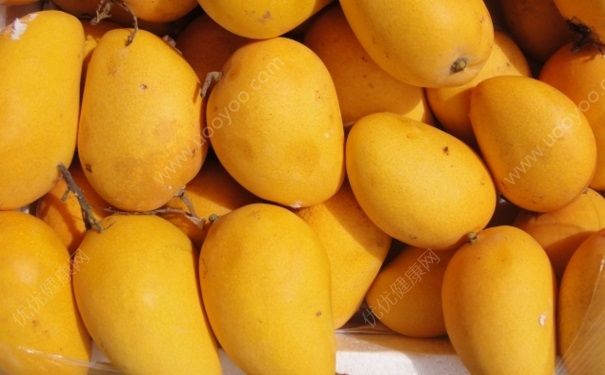芒果皮上有黑斑是怎么回事？有黑斑的芒果能吃嗎？(1)