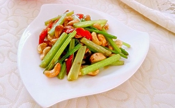 芹菜怎么吃最有營養(yǎng)？芹菜怎么吃健康？(1)