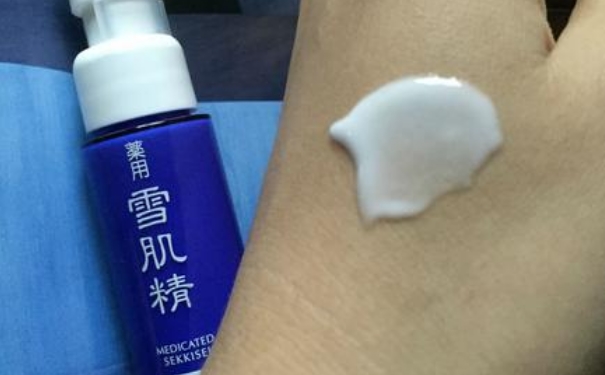 雪肌精盈潤(rùn)型乳液怎么樣？雪肌精盈潤(rùn)型乳液好用嗎？(1)