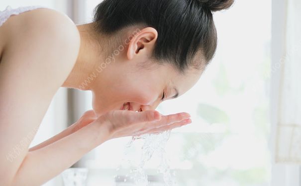 冬季保護(hù)皮膚的誤區(qū)有哪些？冬季護(hù)膚有什么錯(cuò)誤之處？(2)