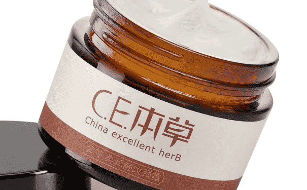 如何正確的涂抹護(hù)膚品？涂抹護(hù)膚品的誤區(qū)有哪些？(1)