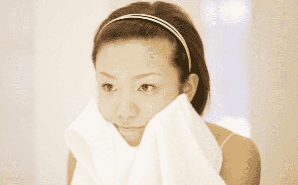 洗臉水中加入什么能永葆青春？用什么洗臉能永葆青春？(1)