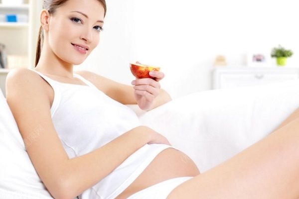 熊黛林孕肚出街，孕婦出行要注意什么？(4)