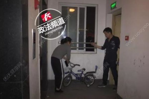 龍鳳胎兄妹隨爺爺上樓收衣服，3歲孫女意外從9樓墜亡(4)