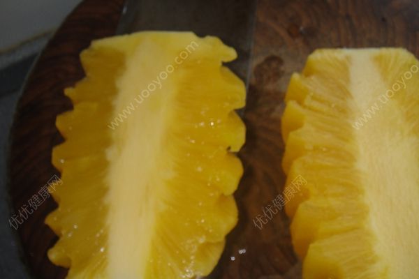 菠蘿太熟可以吃嗎？菠蘿軟了還能吃嗎？(3)