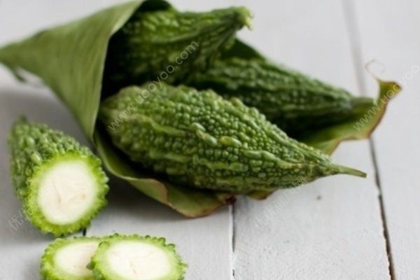 苦瓜和什么一起榨汁好喝？苦瓜和什么搭配榨汁最好？(1)