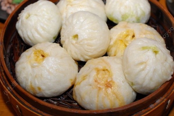 包菜能和香菇一起吃嗎？包菜香菇包子的做法(4)