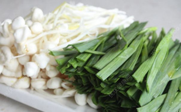 韭菜和金針菇能一起吃嗎？金針菇和韭菜一起炒好嗎？(1)