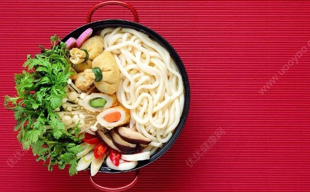 過橋米線是哪個(gè)地方的小吃？過橋米線怎么吃？(3)