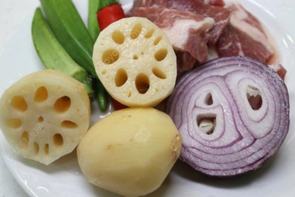 蓮藕秋葵燒肉片的做法是什么？怎么制作蓮藕秋葵燒肉片？(1)