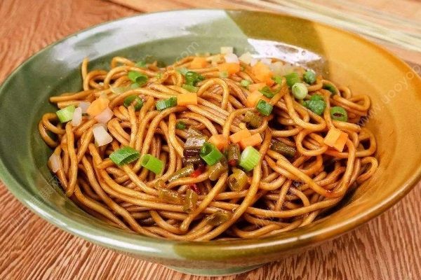 熱干面也可以在家做，首先來(lái)學(xué)學(xué)怎么做熱干面的芝麻醬吧！(1)