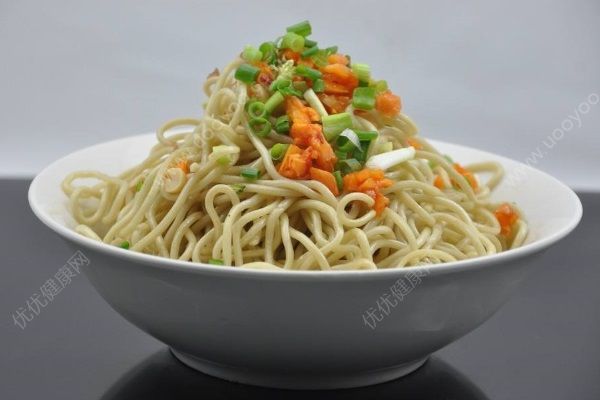 熱干面也可以在家做，首先來(lái)學(xué)學(xué)怎么做熱干面的芝麻醬吧！(2)