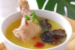 雞湯里放什么好？如何熬雞湯有營養(yǎng)？[圖]