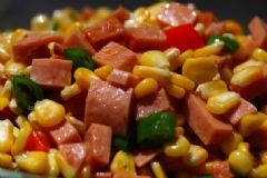 青椒玉米火腿腸的做法？青椒玉米火腿腸怎么做？[圖]
