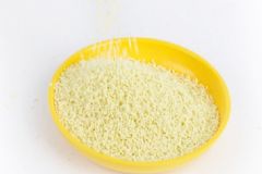 炒菜時(shí)放雞精還是味精？炒菜時(shí)放雞精好還是味精好？[圖]