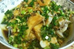 蔥油魚怎么做好吃？蔥油魚的家常做法[圖]