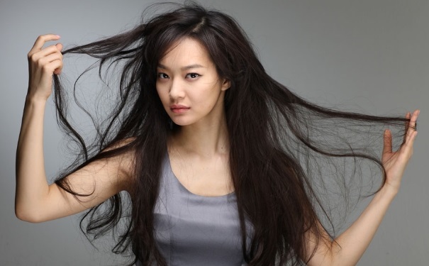 吃什么白發(fā)變黑發(fā)最快？吃什么可以讓白頭發(fā)變黑？(1)