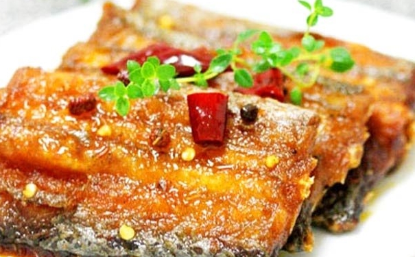 帶魚外面的白膜需要刮掉么？帶魚身上的銀白色東西用刮掉嗎？(1)