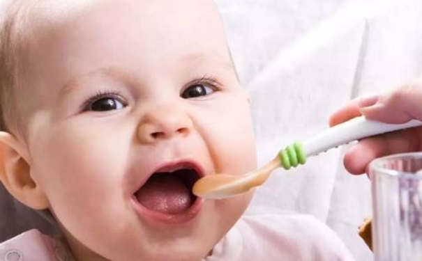 寶寶除了母乳還要吃什么？寶寶需要補充的營養(yǎng)有哪些？(1)