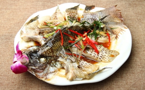 羅非魚的營(yíng)養(yǎng)價(jià)值有哪些？哪些人不宜吃羅非魚呢？(1)