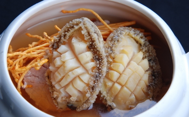 鮑魚有什么功效？鮑魚有什么營(yíng)養(yǎng)價(jià)值和功效？(1)