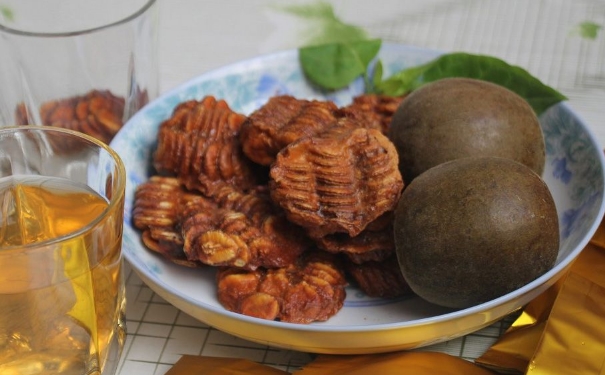 羅漢果泡水喝多了會(huì)怎么樣？羅漢果泡水喝有什么副作用？(1)