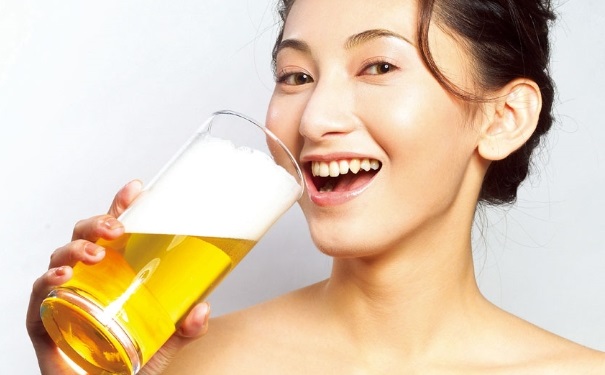 夏天喝啤酒的好處有哪些？夏季喝啤酒對(duì)身體有哪些益處？(1)
