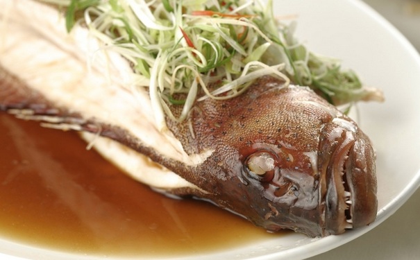 食用鮭魚有什么好處？老年人吃鮭魚能預防老年癡呆？(1)