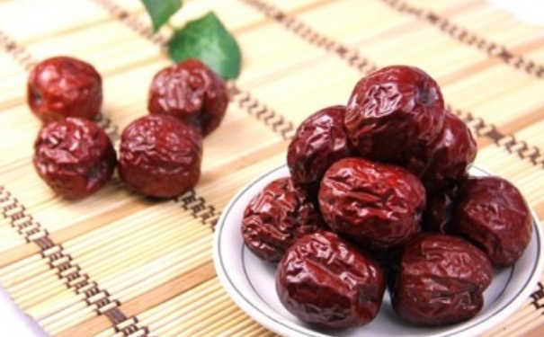 女性經(jīng)期可以吃紅棗嗎？經(jīng)期什么情況不宜吃紅棗？(1)