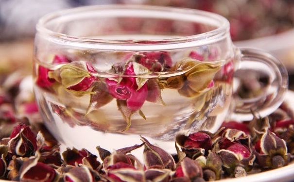 玫瑰花茶可以天天喝嗎？玫瑰花茶泡水喝的禁忌(1)