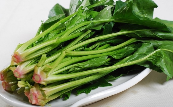 春季養(yǎng)生吃菠菜好嗎？春天吃什么抗衰老？(1)